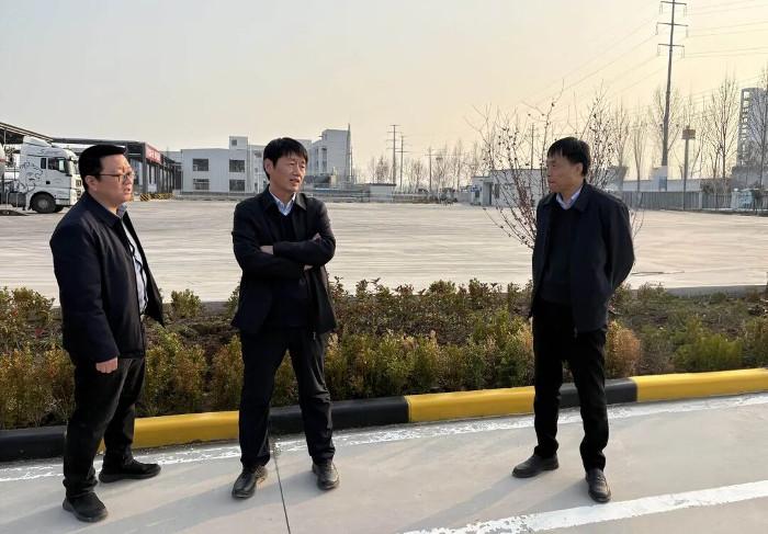 许万银深入企业调研项目建设工作